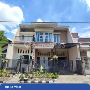 Rumah 2 Lantai murah di Babatan Pilang , tersedia melalui melalui situs Rumah123