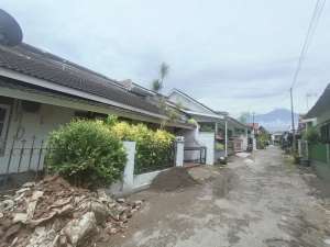 Rumah 2 lantai perum Purwosari dekat pasar Cermai, SPN Purwokerto , tersedia melalui melalui situs Olx