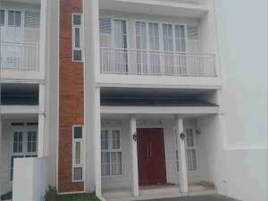 Rumah 2 Lantai Ready Siap Huni Di Arcamanik Cisaranten, Kota Bandung dekat Antapani , tersedia melalui melalui situs Olx