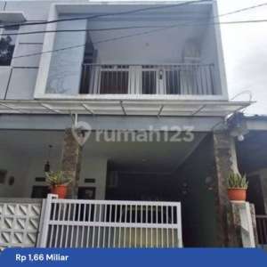 Rumah 2 Lantai SHM 15 menit ke Terminal Cibinong Hadap Utara J39341 , tersedia melalui melalui situs Rumah123