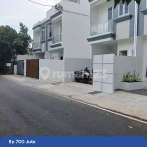 Rumah 2 Lantai SHM di Jl. Ancol Sel. Ii, Sunter Agung, Kec. Tj. Priok, Jkt Utara, Daerah Khusus Ibukota Jakarta, Sunter , tersedia melalui melalui situs Rumah123