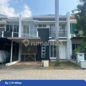 RUMAH 2 LANTAI SIAP HUNI DEPAN TAMAN DI CIBUBUR COUNTRY , tersedia melalui melalui situs Rumah123