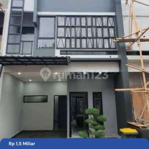 Rumah 2 Lantai Siap Huni Di Kukusan Depok Nempel Jaksel , tersedia melalui melalui situs Rumah123