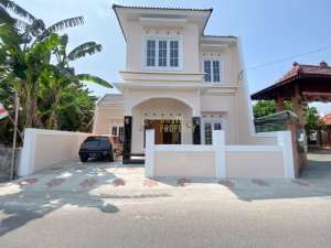 RUMAH 2 LANTAI, SIAP HUNI 4 KAMAR TIDUR DEKAT KAMPUS 4 UAD , tersedia melalui melalui situs Olx