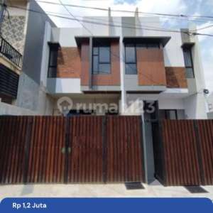 Rumah 2 Lantai Sipa Huni Dalam Perumahan di Jatimakmur Pondok Gede , tersedia melalui melalui situs Rumah123