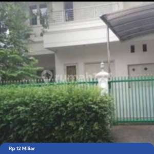 Rumah 2 Lantai Strategis Jakarta Selatan , tersedia melalui melalui situs Rumah123