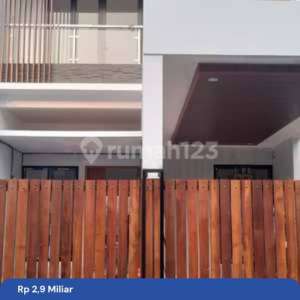 Rumah 2 LantaiTaman Malaka Pondok Kelapa Jakarta Timur , tersedia melalui melalui situs Rumah123