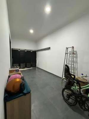 rumah 2 lt bangunan baru siap huni dekat LRT Harjamukti cibubur 10 menit tol cimanggis dan junction cibubur lokasi strategis , tersedia melalui melalui situs Olx