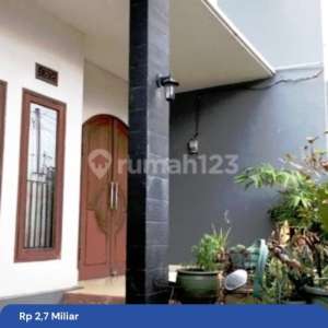 Rumah 2,5 Lantai Dalam Perumahan di Ciputat, Tangerang Selatan , tersedia melalui melalui situs Rumah123