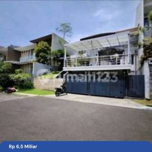 Rumah 3 Lantai Bagus SHM di Setra Duta, Bandung , tersedia melalui melalui situs Rumah123