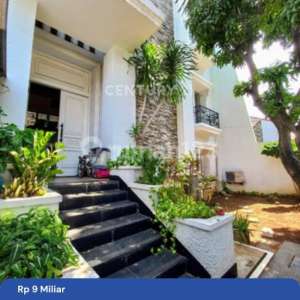 Rumah 3 Lantai Semi Furnished di Pulomas S9113 , tersedia melalui melalui situs Rumah123
