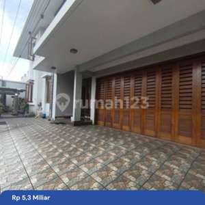 Rumah Adem Ada Kolam Koi Di Dekat Pintu Tol Fajar Indah Solo , tersedia melalui melalui situs Rumah123