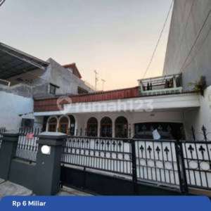 Rumah Akses Mobil Area Kemanggisan Ilir, 200 Meter ke Jalan Raya , tersedia melalui melalui situs Rumah123