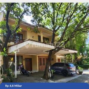 Rumah Bagus 3 Lantai Murah Semi Furnished Siap Huni Bebas Banjir , tersedia melalui melalui situs Rumah123