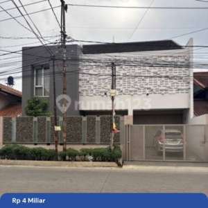 Rumah Bagus dan terawat di Margasari Buah Batu, Bandung , tersedia melalui melalui situs Rumah123