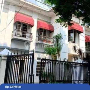 Rumah Bagus Mewah 2 Lantai Shm Siap Huni Dengan Kolam Renang , tersedia melalui melalui situs Rumah123