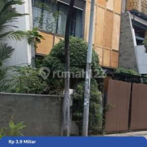 Rumah Bagus Nuansa Kayu Permata Buana Jakarta Barat , tersedia melalui melalui situs Rumah123