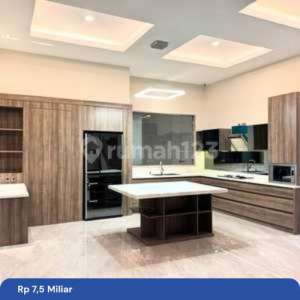 Rumah Bagus Semi Furnished Surabaya Barat , tersedia melalui melalui situs Rumah123