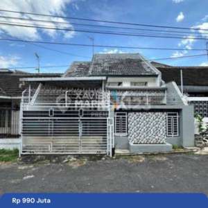 Rumah Bagus Siap Huni Di Tidat Tengah Malang , tersedia melalui melalui situs Rumah123