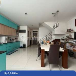 Rumah Bagus Terawat 6x18 Row 2mobil Taman Ratu Jakarta Barat , tersedia melalui melalui situs Rumah123