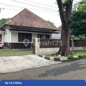 Rumah Bangunan Belanda Antik Sayap Riau Bandung , tersedia melalui melalui situs Rumah123