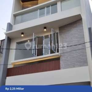 Rumah Baru 3 Lantai Modern Minimalis Duri Kepa Tanjung Duren Jakarta Barat , tersedia melalui melalui situs Rumah123