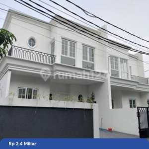 Rumah Baru American Classic di Hook Siap Huni Dekat Tol Jatiwaringin , tersedia melalui melalui situs Rumah123