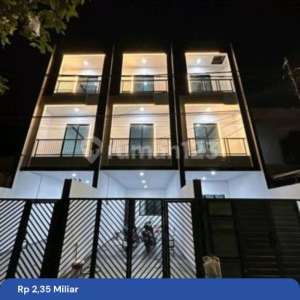 Rumah Baru Duri Kepa Jalan 3 Mobil , tersedia melalui melalui situs Rumah123