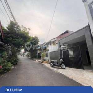 Rumah Baru Renovasi Bebas Banjir Petukangan Jakarta Selatan , tersedia melalui melalui situs Rumah123