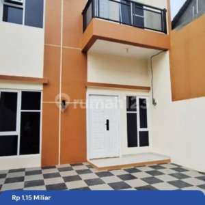 Rumah Baru Termurah di Kawasannya, Dekat Banget ke LRT CikunirTol Jatibening, Hanya 2 Km An ke LRT, Hanya 1,5 Km ke Tol.dijamin Aman Bebas Banjir , tersedia melalui melalui situs Rumah123