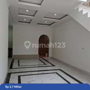 Rumah Brand New 3 Lantai Dijual Taman Ratu Hadap Selatan - 90M2 , tersedia melalui melalui situs Rumah123