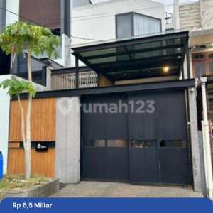 Rumah Brand New Ada Kolam Renang , tersedia melalui melalui situs Rumah123