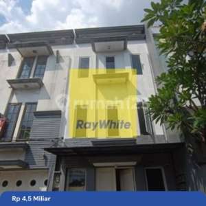 Rumah Butuh Minim Renovasi Unfurnished SHM Bangka, Jakarta Selatan , tersedia melalui melalui situs Rumah123