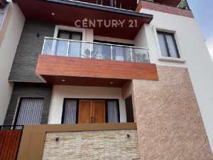 Rumah Cantik 2 Lantai Bebas Banjir Di Bintara Jaya Bekasi , tersedia melalui melalui situs Olx