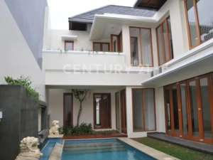 Rumah Cantik Mewah Di Cipete Jakarta Selatan , tersedia melalui melalui situs Olx