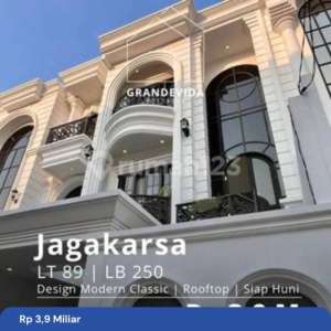 RUMAH CANTIK, MODEREN CLASSIC,ROOFTOP LEBAK BULUS JAKARTA SELATAN , tersedia melalui melalui situs Rumah123
