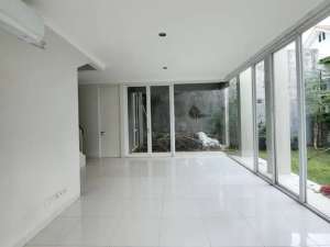 Rumah Cantik Modern di Discovery Eola Bintaro Harga Menarik mi , tersedia melalui melalui situs Olx