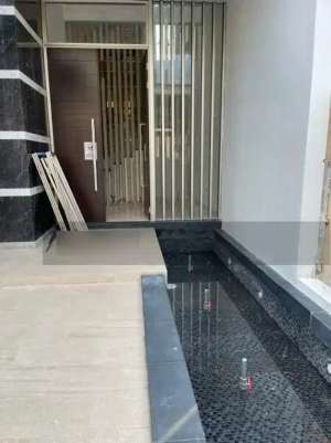 RUMAH CHOPIN 10x20,LANTAI MARMER,MINIMALIS,3 LANTAI,SELATAN , tersedia melalui melalui situs Olx