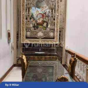 Rumah Classic European Style Elegant 3,5 Lantai di Taman Palem Lestari, Jakarta Barat , tersedia melalui melalui situs Rumah123