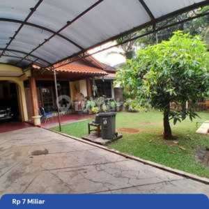 Rumah Dengan Halaman Luas , tersedia melalui melalui situs Rumah123