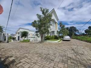 Rumah Depok di cluster Medina Townhouse Depok Desain minimalis elegan SHM IMB Ready dekat Stasiun Tol dekat Jakarta Selatan akses mudah ke Jabodetabek , tersedia melalui melalui situs Olx