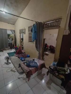 Rumah di jual lokasi di Jl mesjid bendungan no 365 RT 2 RW 7 Cawang kec Kramat jati kota jakarta timur, tersedia melalui melalui situs Olx