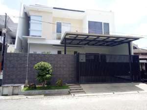 Rumah di Kutisari Besar lokasi di Wonocolo, tersedia melalui melalui situs Olx