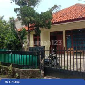 Rumah Di Ulujami Dekat Pasar Cipulir Jakarta Selatan. , tersedia melalui melalui situs Rumah123