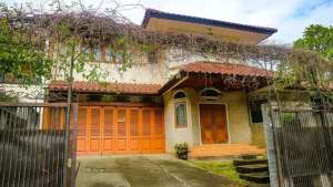 Rumah Dijual Di Dago Asri BandungJual Rumah Di Dago Asri Bandung , tersedia melalui melalui situs Olx