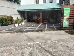 Rumah disamping setraduta jual BU hitung tanah saja , tersedia melalui melalui situs Olx