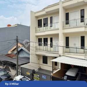 Rumah Furnish Interior Bagus Modern Taman Ratu Jakarta Barat , tersedia melalui melalui situs Rumah123