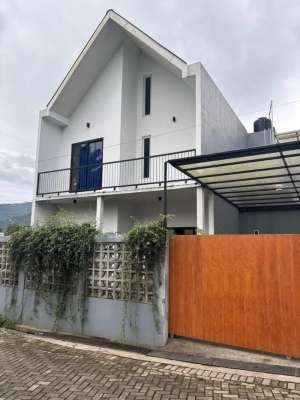 Rumah furnished di cisarua-puncak lokasi di Cisarua, tersedia melalui melalui situs Olx