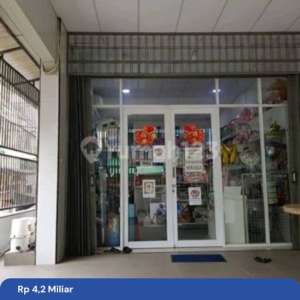 Rumah Hoek 3.5 Lantai Rapi Siap Huni Cocok Buat Usaha dan Tinggal , tersedia melalui melalui situs Rumah123