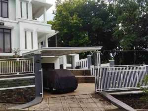 Rumah Hook bagus bersih rapi dan langsung Siap Huni di Bukit Golf Riverside Cibubur. , tersedia melalui melalui situs Olx